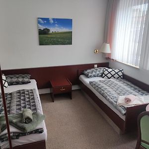 Standard Zimmer mit zwei Einzelbetten